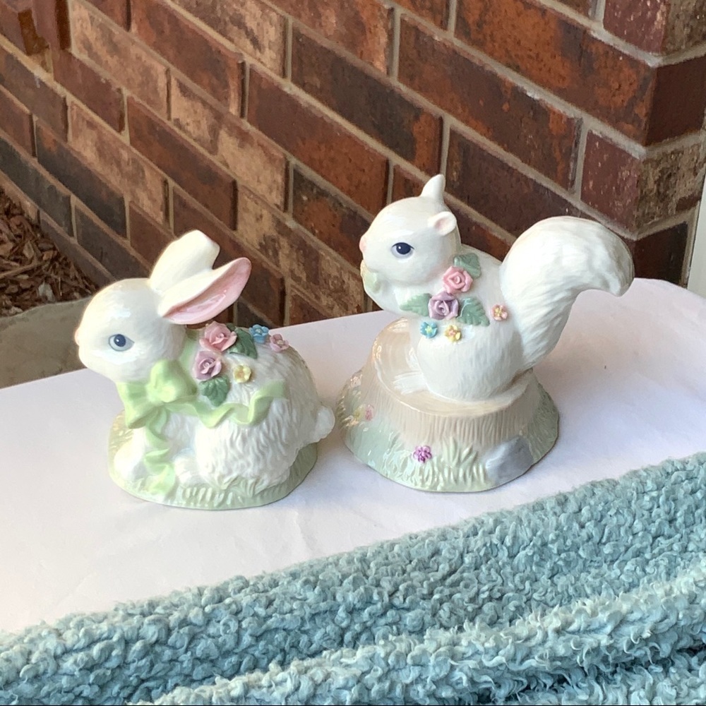 2 Heritage House Porcelain Animal Music Boxes